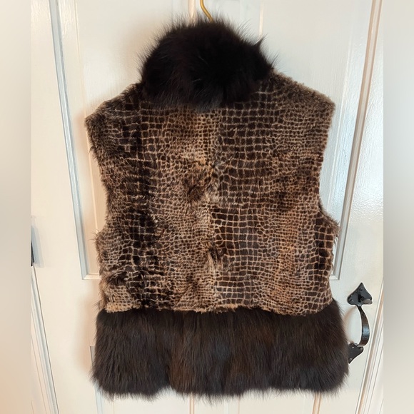 Lamb Vest with Fox Stand Collar and Bottom - Picture 3 of 10